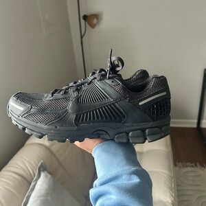 Nike Men’s Zoom Vomero 5 Anthracite